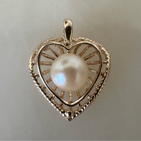 14k Solid Gold Heart Shaped Basket Pendant with Pearl Center - Picture 8 of 16
